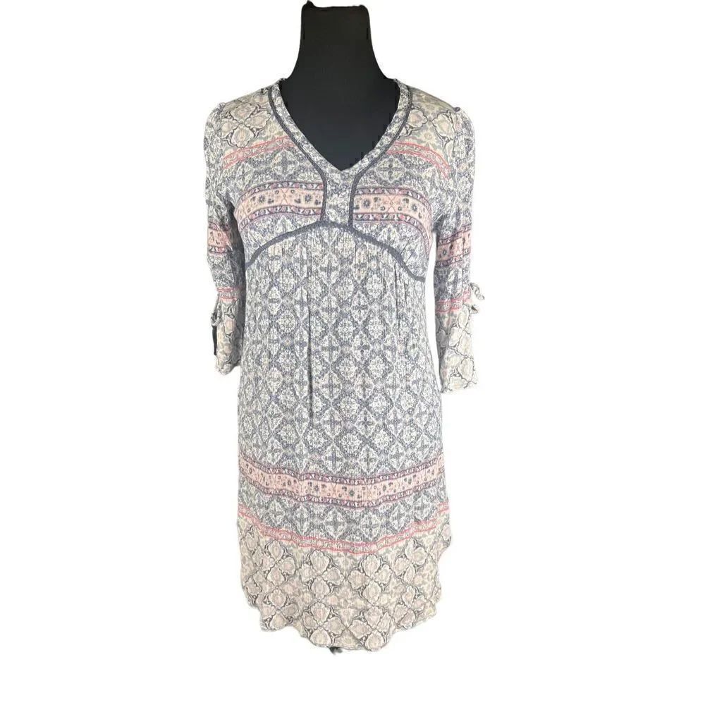 Knox rose boho bohemian blue pink geometric 3/4 sleeve lightweight medium